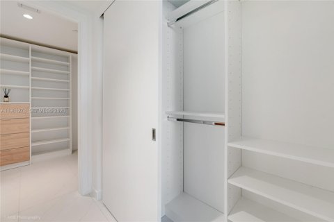 Condo in Bay Harbor Islands, Florida, 3 bedrooms  № 2044349 - photo 21