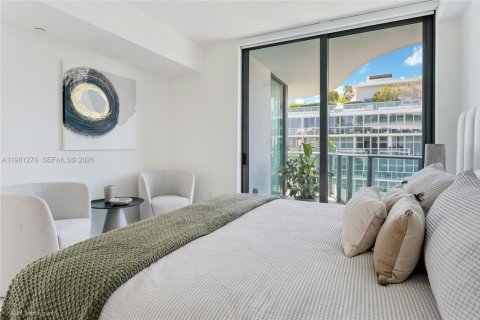 Condo in Bay Harbor Islands, Florida, 3 bedrooms  № 2044349 - photo 17