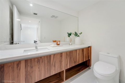 Condo in Bay Harbor Islands, Florida, 3 bedrooms  № 2044349 - photo 22