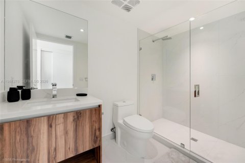 Condo in Bay Harbor Islands, Florida, 3 bedrooms  № 2044349 - photo 23