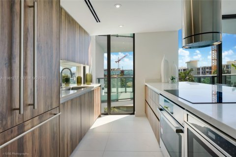 Condo in Bay Harbor Islands, Florida, 3 bedrooms  № 2044349 - photo 15