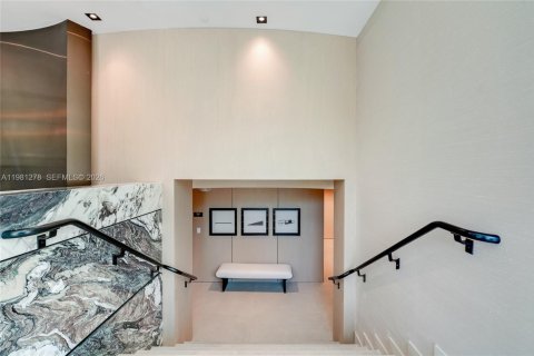 Condo in Bay Harbor Islands, Florida, 3 bedrooms  № 2044349 - photo 14