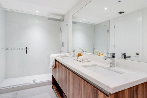 Condo in Bay Harbor Islands, Florida, 3 bedrooms  № 2044349 - photo 20