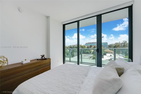 Condo in Bay Harbor Islands, Florida, 3 bedrooms  № 2044349 - photo 26