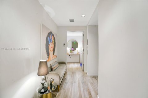 Copropriété à louer à Miami, Floride: 3 chambres, 134.71 m2 № 2076126 - photo 3