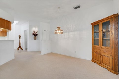 House in Leesburg, Florida 2 bedrooms, 150.69 sq.m. № 1687069 - photo 10