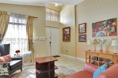 House in Coral Springs, Florida 4 bedrooms, 165.46 sq.m. № 1794173 - photo 3