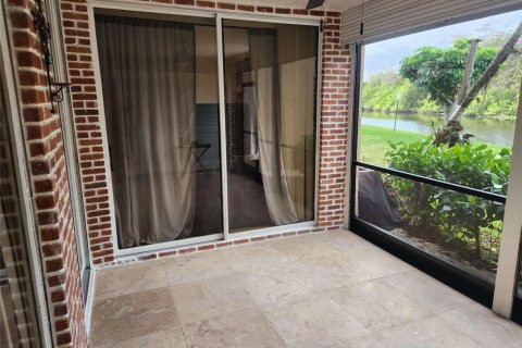 Condo in Coconut Creek, Florida, 2 bedrooms  № 2087106 - photo 19
