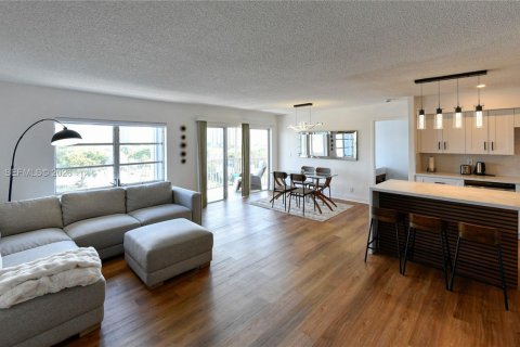 Copropriété à vendre à Hallandale Beach, Floride: 1 chambre, 78.97 m2 № 1996282 - photo 11