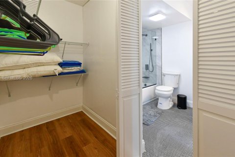 Copropriété à vendre à Hallandale Beach, Floride: 1 chambre, 78.97 m2 № 1996282 - photo 21