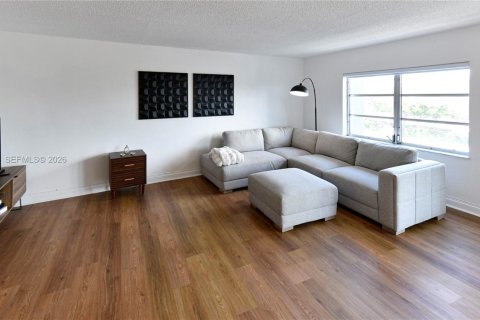 Copropriété à vendre à Hallandale Beach, Floride: 1 chambre, 78.97 m2 № 1996282 - photo 10