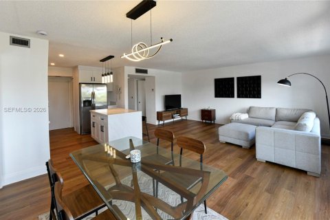 Copropriété à vendre à Hallandale Beach, Floride: 1 chambre, 78.97 m2 № 1996282 - photo 12