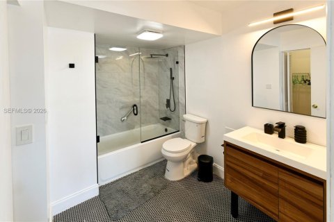 Copropriété à vendre à Hallandale Beach, Floride: 1 chambre, 78.97 m2 № 1996282 - photo 19