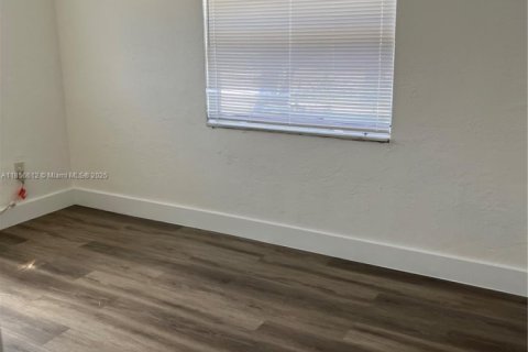 Villa ou maison à louer à Fort Lauderdale, Floride: 3 chambres, 89.19 m2 № 1878692 - photo 6