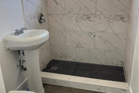 Villa ou maison à louer à Fort Lauderdale, Floride: 3 chambres, 89.19 m2 № 1878692 - photo 3