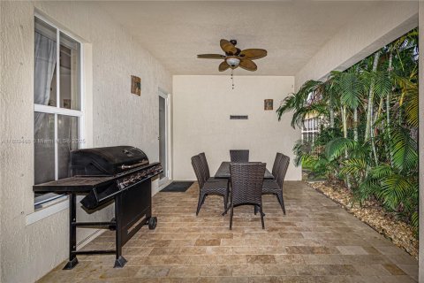 Casa en venta en Coral Springs, Florida, 3 dormitorios, 221.01 m2 № 1828302 - foto 10