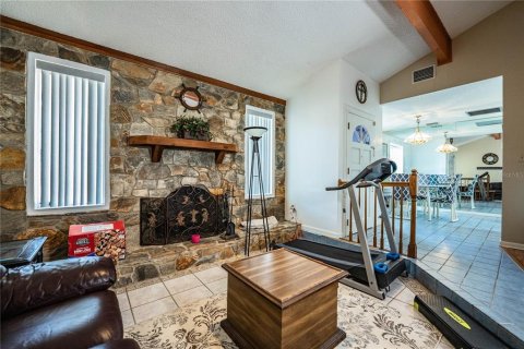 Casa en venta en Mulberry, Florida, 4 dormitorios, 187.94 m2 № 2200142 - foto 3