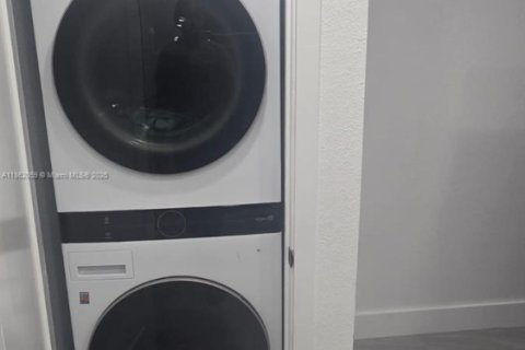 Villa ou maison à louer à West Park, Floride: 2 chambres, 92.9 m2 № 1977995 - photo 14