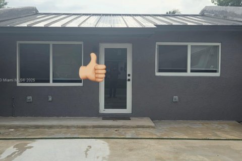 Villa ou maison à louer à West Park, Floride: 2 chambres, 92.9 m2 № 1977995 - photo 15