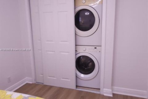 Condominio en venta en Davie, Florida, 2 dormitorios, 91.97 m2 № 1967452 - foto 10