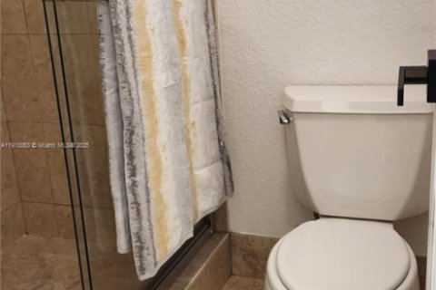 Condominio en venta en Davie, Florida, 2 dormitorios, 91.97 m2 № 1967452 - foto 15
