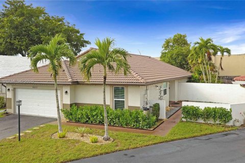 Casa en Davie, Florida 3 dormitorios, 124.95 m2 № 1995251