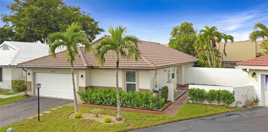 Casa en Davie, Florida 3 dormitorios, 124.95 m2 № 1995251