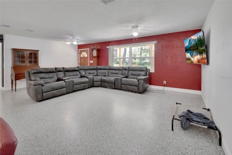 House in Orange City, Florida 3 bedrooms, 161.93 sq.m. № 1746861 - photo 8