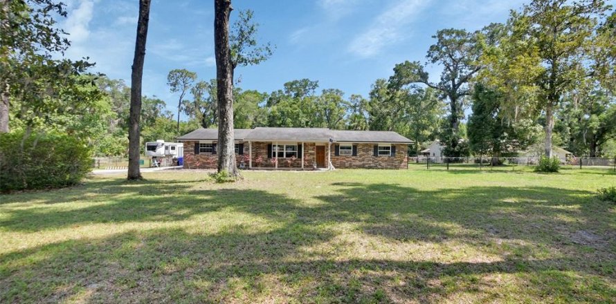 House in Orange City, Florida 3 bedrooms, 161.93 sq.m. № 1746861