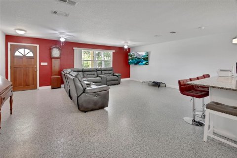 House in Orange City, Florida 3 bedrooms, 161.93 sq.m. № 1746861 - photo 11