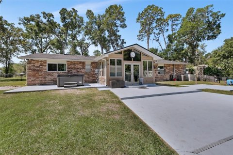 House in Orange City, Florida 3 bedrooms, 161.93 sq.m. № 1746861 - photo 4