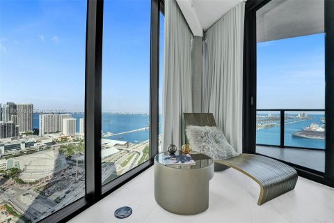 Condo in Miami, Florida, 4 bedrooms № 1989488 - photo 12