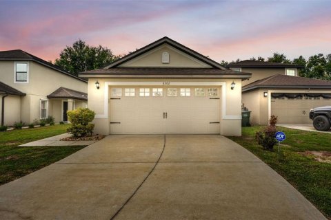 House in Lakeland, Florida 3 bedrooms, 140.75 sq.m. № 2280726