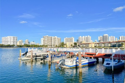 Condo in Aventura, Florida, 1 bedroom  № 1699364 - photo 23