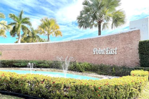 Condo in Aventura, Florida, 1 bedroom  № 1699364 - photo 2