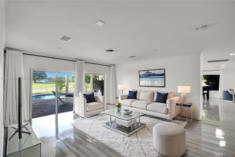 Villa ou maison à vendre à Hollywood, Floride: 6 chambres, 297.57 m2 № 1991523 - photo 17