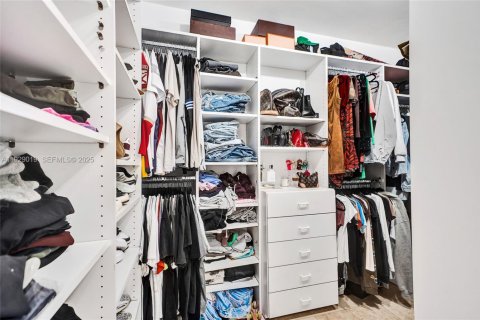 Villa ou maison à vendre à Hollywood, Floride: 6 chambres, 297.57 m2 № 1991523 - photo 22