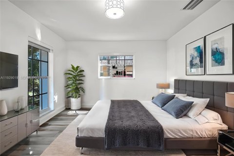 Villa ou maison à vendre à Hollywood, Floride: 6 chambres, 297.57 m2 № 1991523 - photo 21