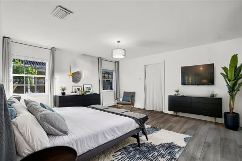 Villa ou maison à vendre à Hollywood, Floride: 6 chambres, 297.57 m2 № 1991523 - photo 18