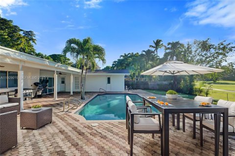 Villa ou maison à vendre à Hollywood, Floride: 6 chambres, 297.57 m2 № 1991523 - photo 10