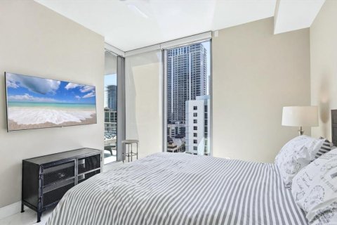 Condo in Saint Petersburg, Florida, 2 bedrooms  № 2395845 - photo 27