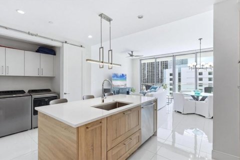 Condo in Saint Petersburg, Florida, 2 bedrooms  № 2395845 - photo 13