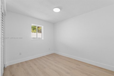 Casa en venta en Miami, Florida, 3 dormitorios, 80.82 m2 № 1994405 - foto 13