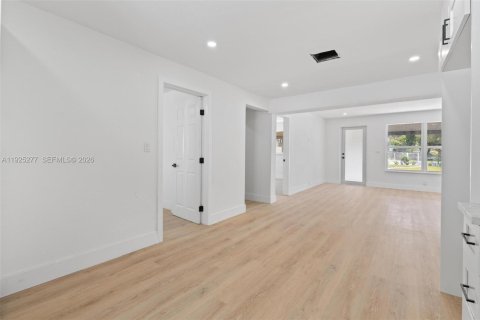 Casa en venta en Miami, Florida, 3 dormitorios, 80.82 m2 № 1994405 - foto 9