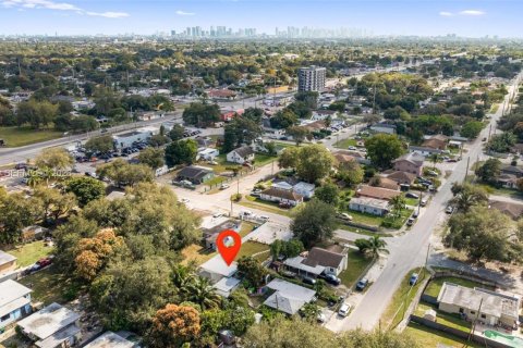 Casa en venta en Miami, Florida, 3 dormitorios, 80.82 m2 № 1994405 - foto 29