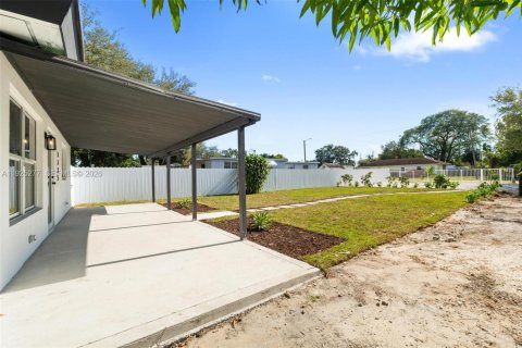 Casa en venta en Miami, Florida, 3 dormitorios, 80.82 m2 № 1994405 - foto 10