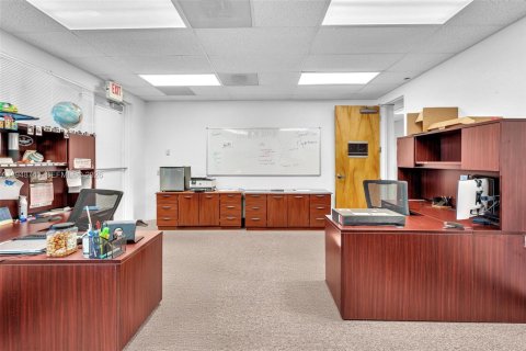 Propiedad comercial en venta en Davie, Florida № 2005312 - foto 29