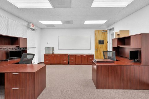 Propiedad comercial en venta en Davie, Florida № 2005312 - foto 28