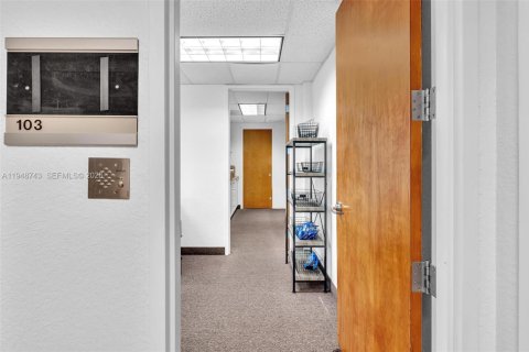 Propiedad comercial en venta en Davie, Florida № 2005312 - foto 30