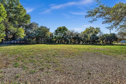 Propiedad comercial en venta en Davie, Florida № 2005312 - foto 17